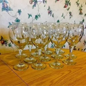 Clear Glass Wine Glasses - 12